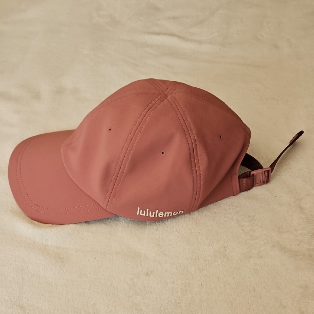 As New Condition, Women's Lululemon Coral Cap
